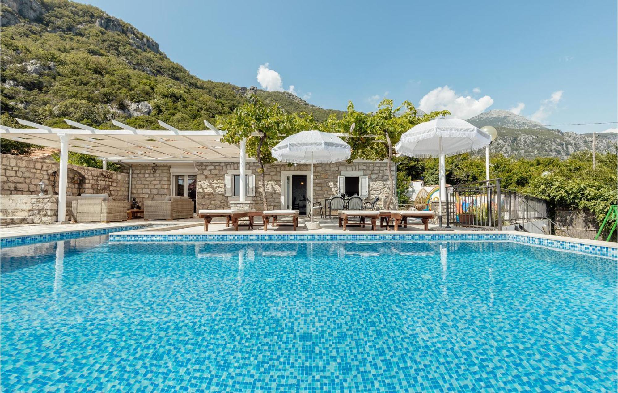 Amazing Home In Herceg Novi With House Sea View Экстерьер фото