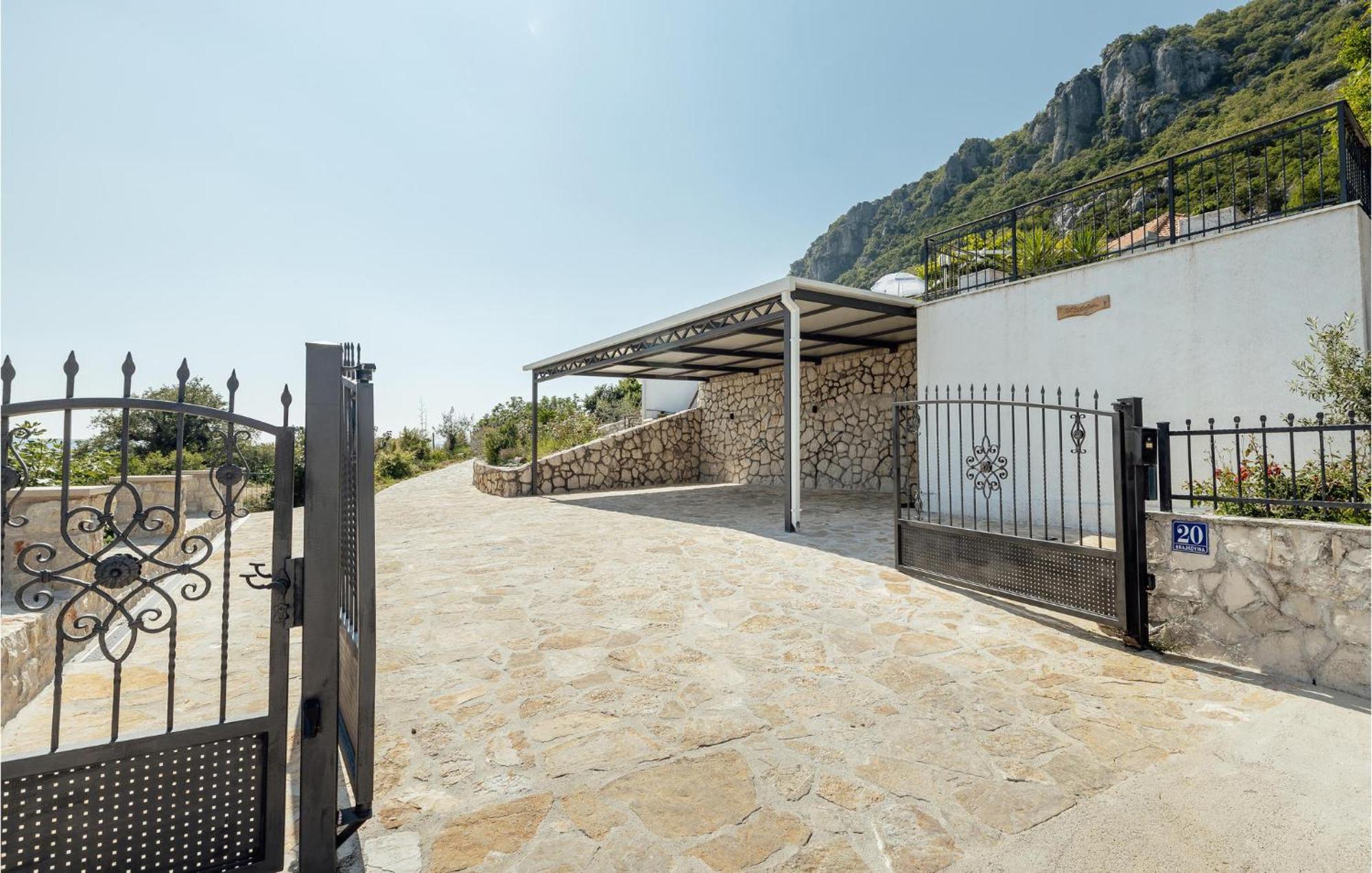 Amazing Home In Herceg Novi With House Sea View Экстерьер фото