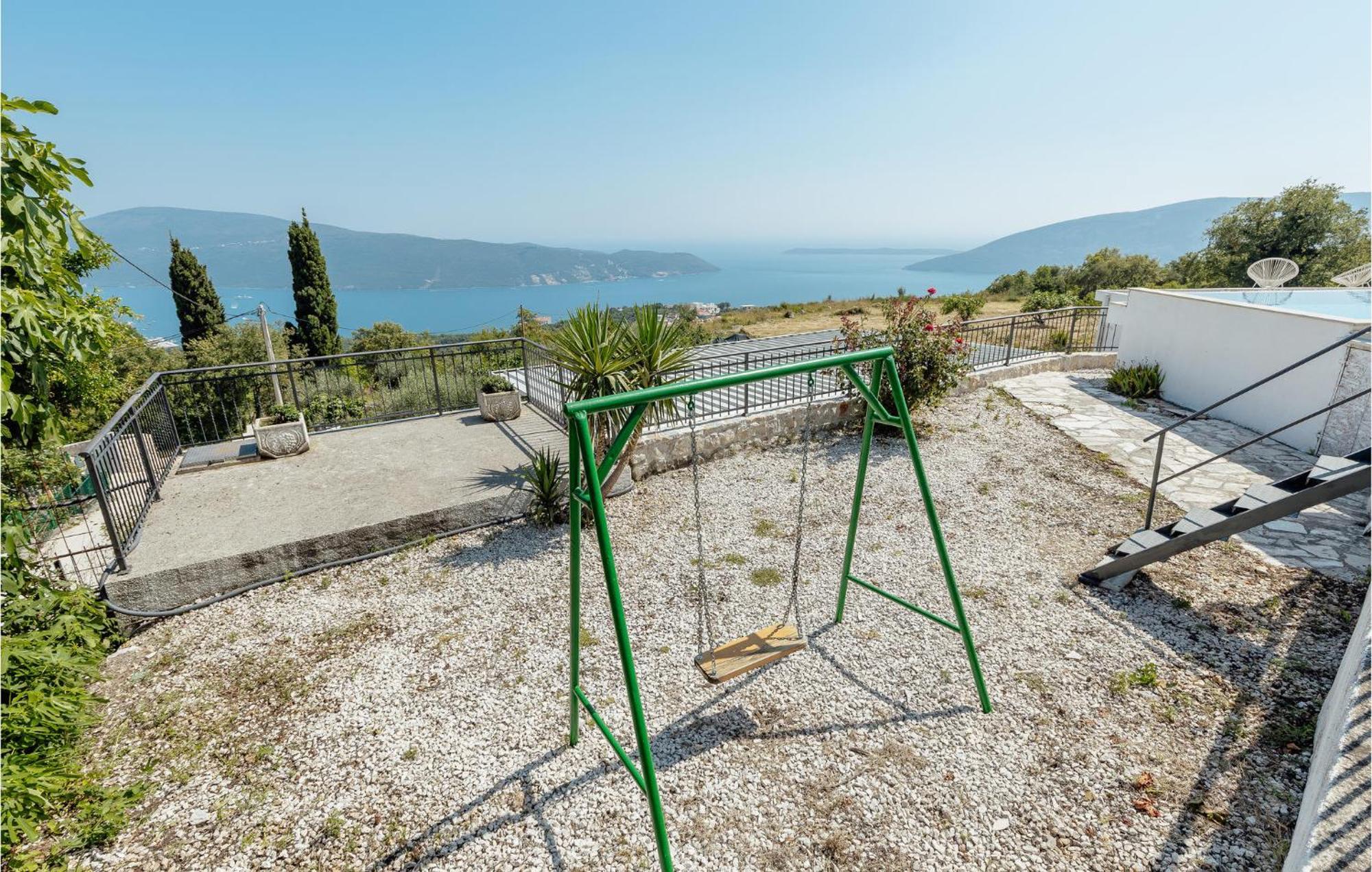 Amazing Home In Herceg Novi With House Sea View Экстерьер фото