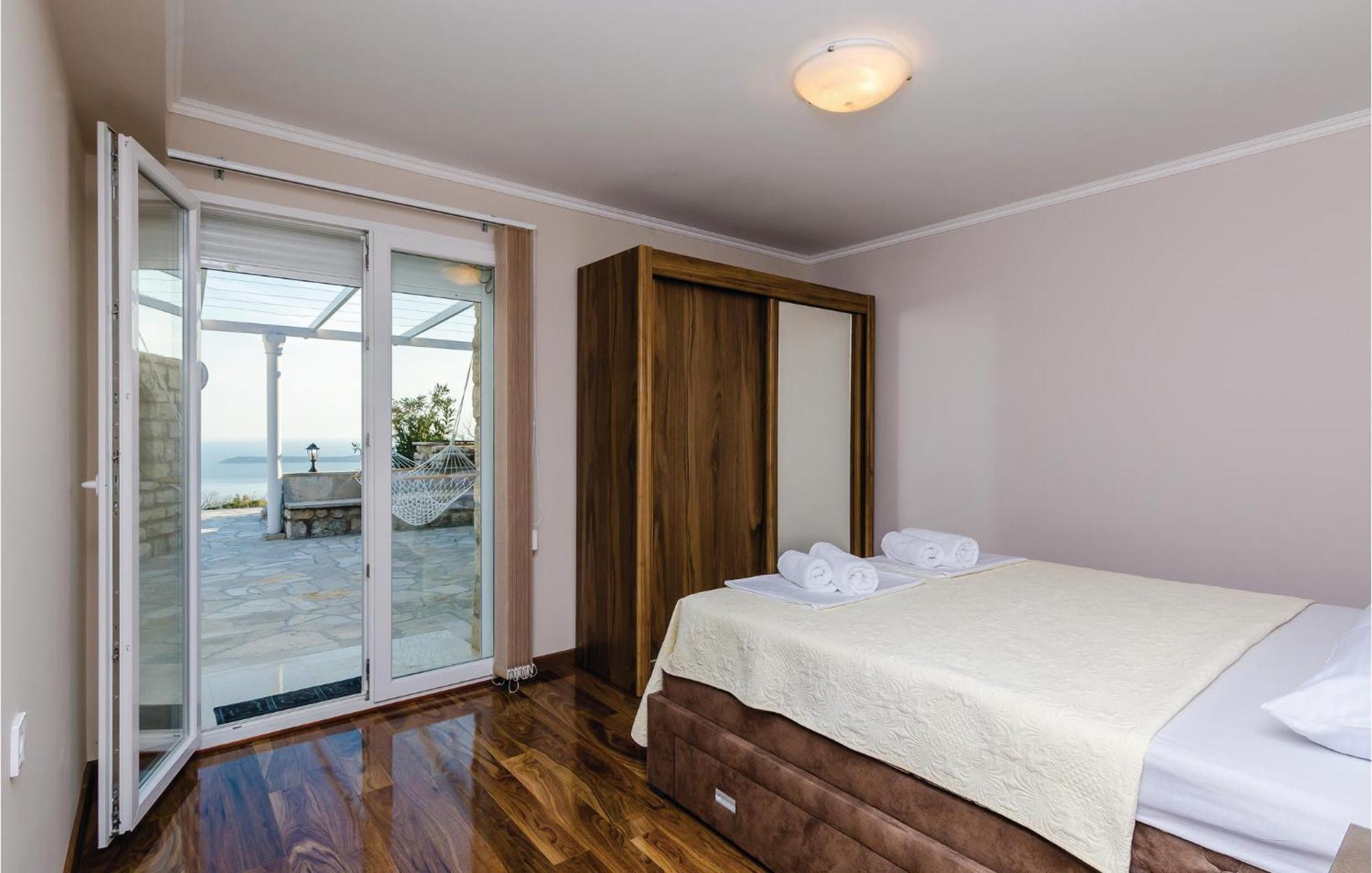 Amazing Home In Herceg Novi With House Sea View Экстерьер фото